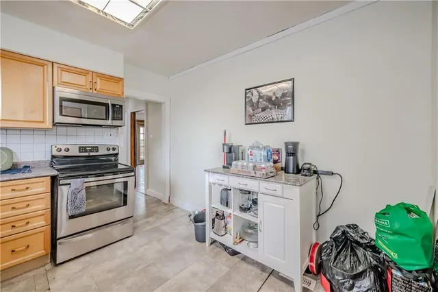 Additional property image - 1650 KING St