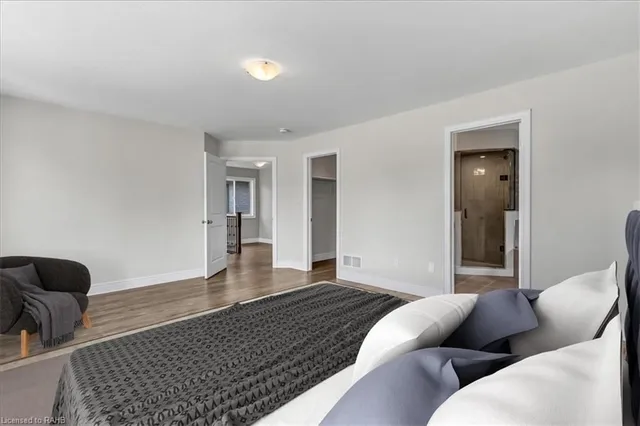 Additional property image - 390 SOUTHCOTE Rd