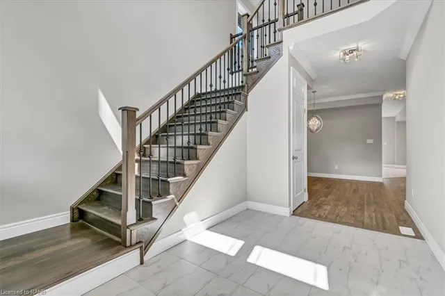 Additional property image - 390 SOUTHCOTE Rd