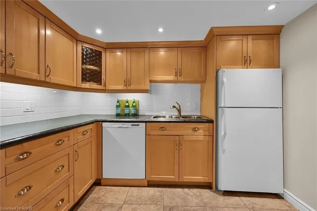 Additional property image - 150 WILSON St Unit 112
