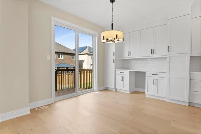 Additional property image - 33 HAMPSHIRE Pl