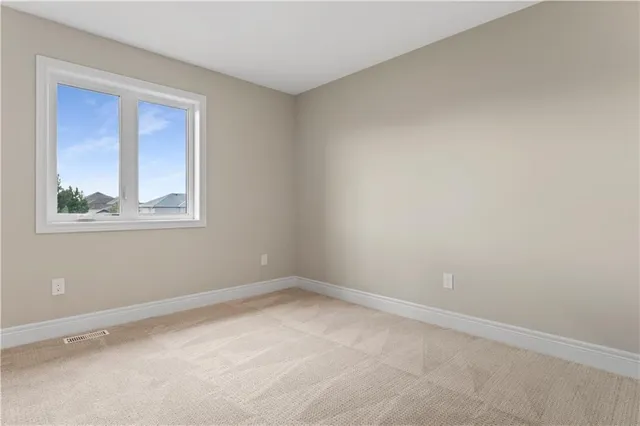 Additional property image - 33 HAMPSHIRE Pl