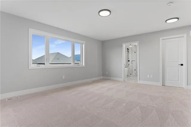 Additional property image - 33 HAMPSHIRE Pl