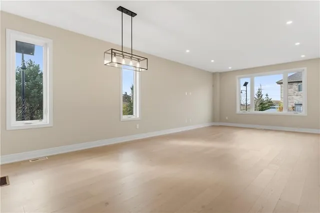 Additional property image - 33 HAMPSHIRE Pl