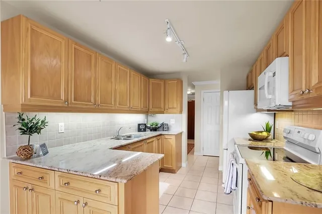 Additional property image - 3000 CREEKSIDE Dr Unit 807