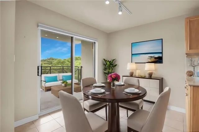Additional property image - 3000 CREEKSIDE Dr Unit 807