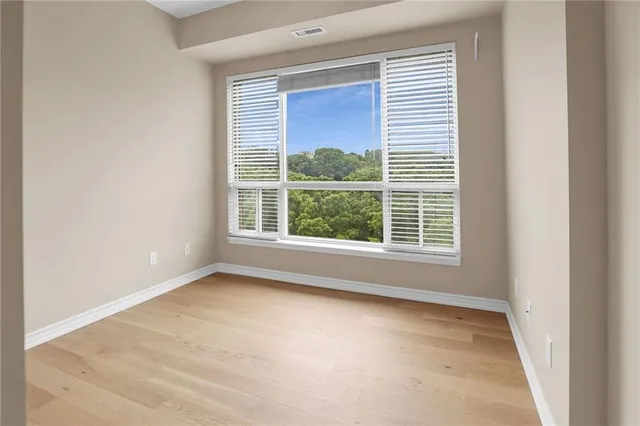 Additional property image - 3000 CREEKSIDE Dr Unit 807