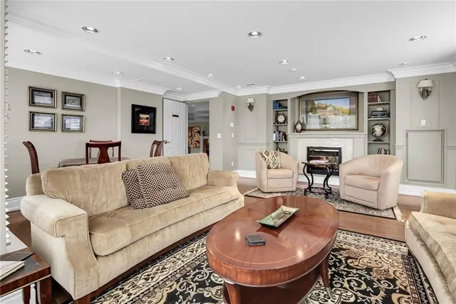 Additional property image - 3000 CREEKSIDE Dr Unit 807