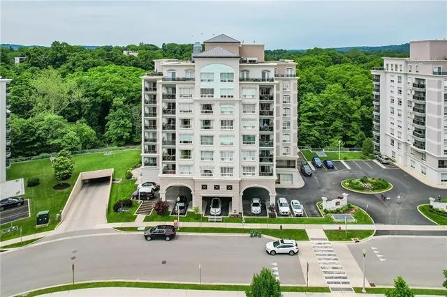 Additional property image - 3000 CREEKSIDE Dr Unit 807