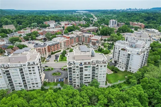 Additional property image - 3000 CREEKSIDE Dr Unit 807