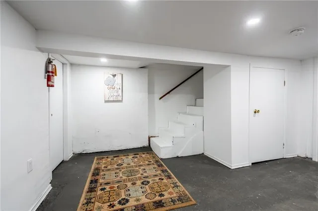 Additional property image - 170 RAY St