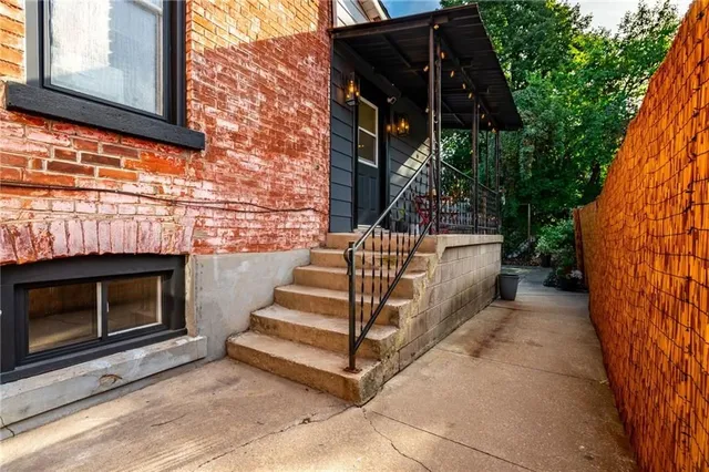 Additional property image - 170 RAY St