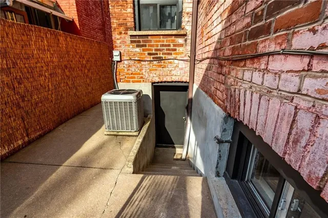 Additional property image - 170 RAY St