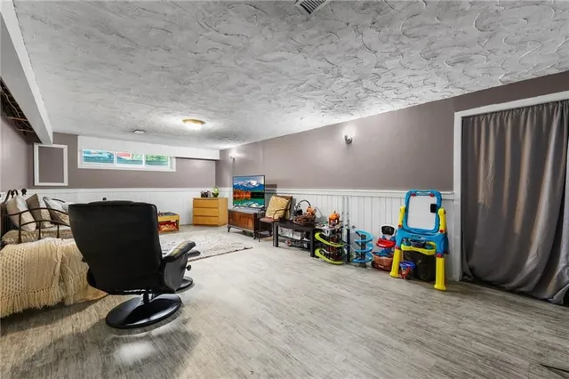 Additional property image - 711 RIDGE Rd