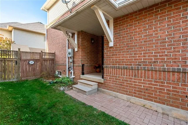 Additional property image - 117 LAURENDALE Ave