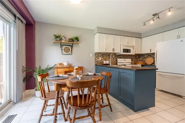 Additional property image - 117 LAURENDALE Ave