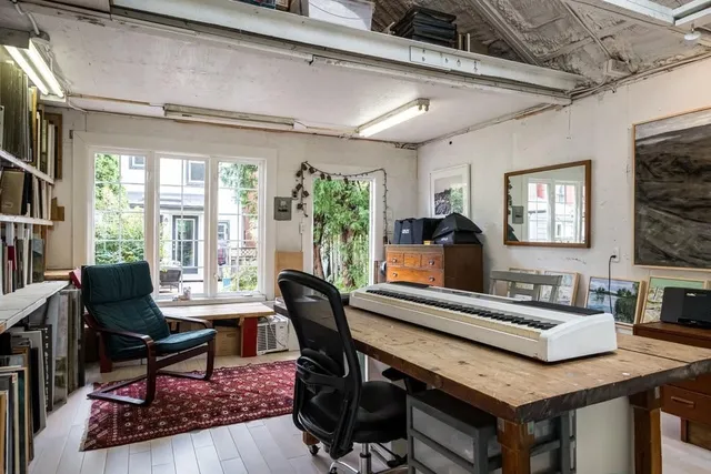 Additional property image - 187 CAROLINE St