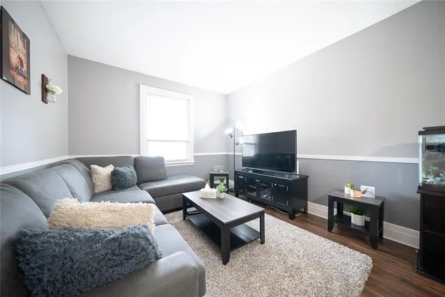 Additional property image - 125 CAVELL Ave