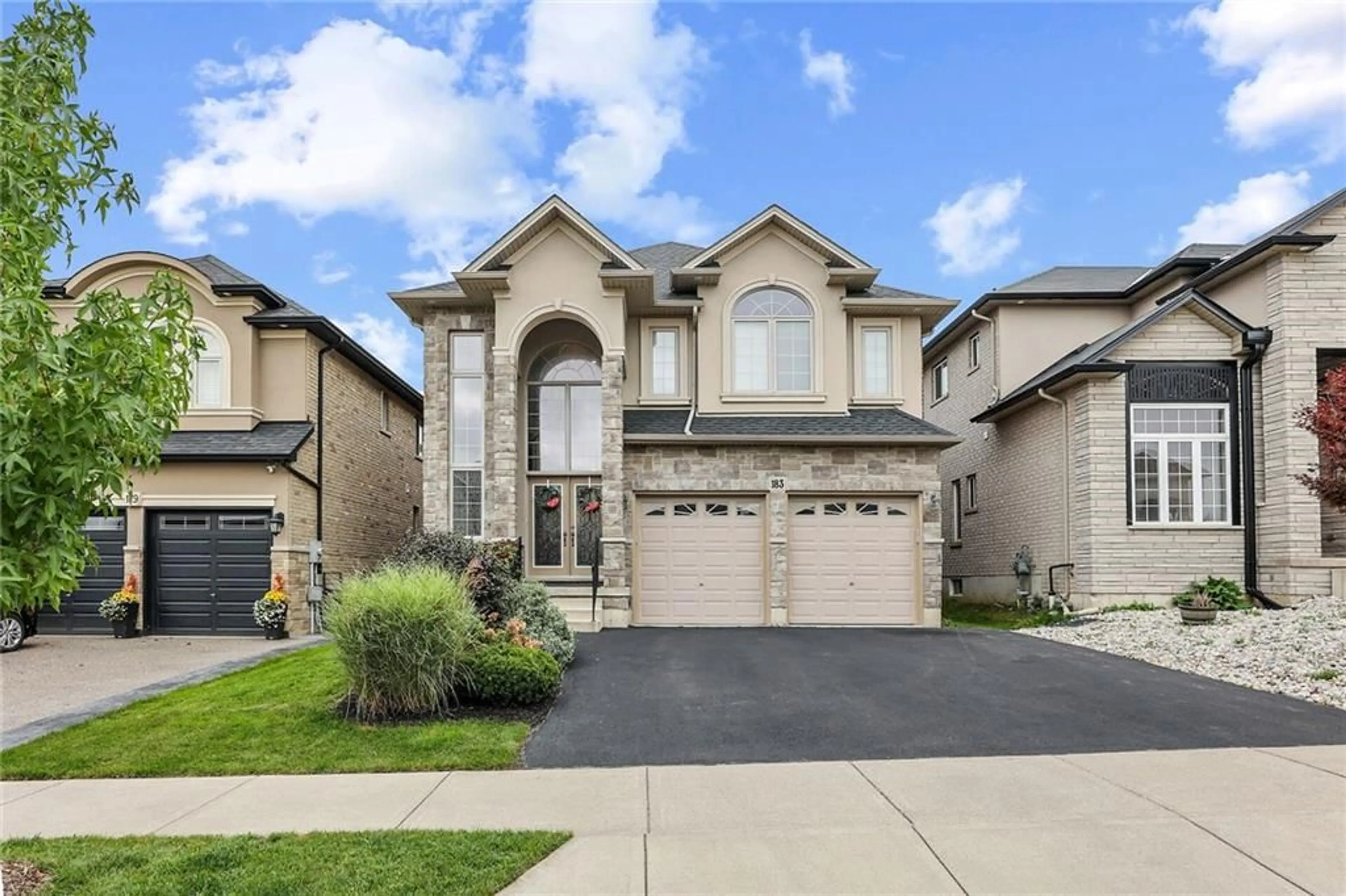 Frontside or backside of a home for 183 CHAMBERS Dr, Ancaster Ontario L9K 0C2