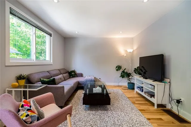 Additional property image - 125 BREADALBANE St