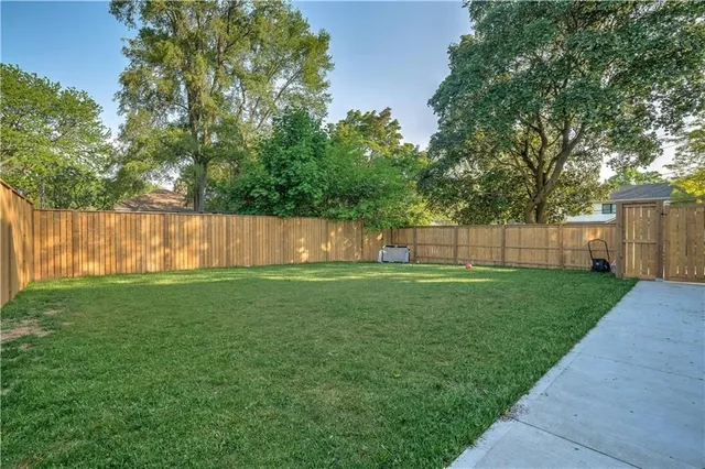 Additional property image - 939 TEAL Dr