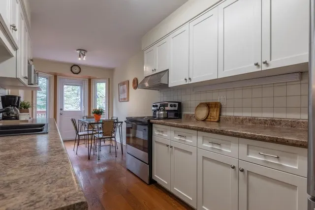 Additional property image - 30 OSLER Dr Unit 6