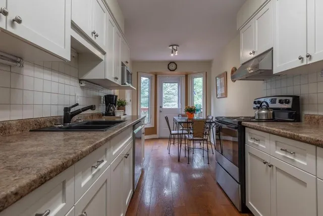 Additional property image - 30 OSLER Dr Unit 6