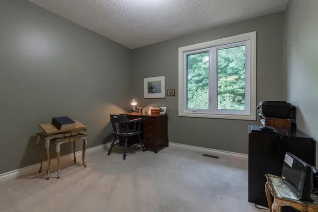 Additional property image - 30 OSLER Dr Unit 6