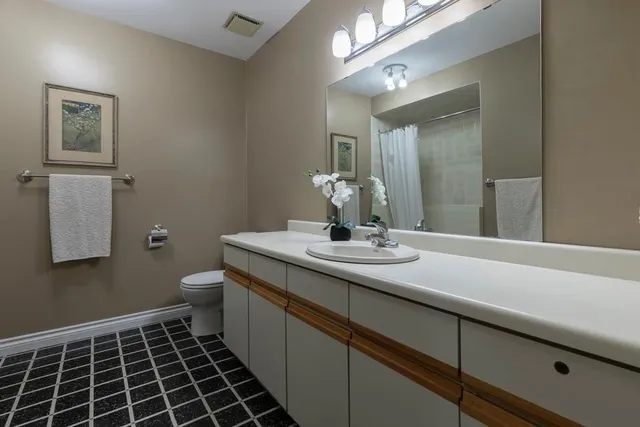 Additional property image - 30 OSLER Dr Unit 6