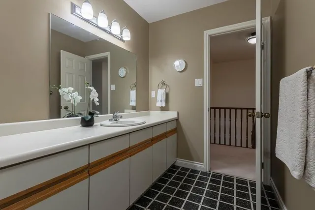 Additional property image - 30 OSLER Dr Unit 6