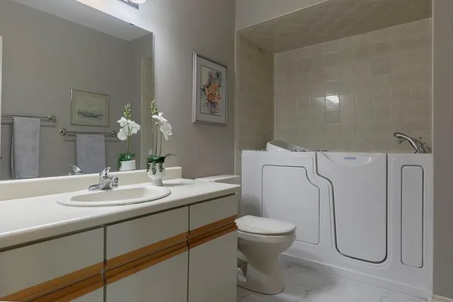 Additional property image - 30 OSLER Dr Unit 6