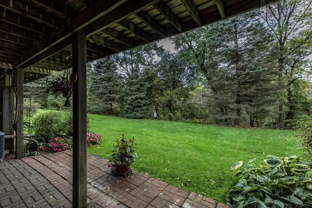 Additional property image - 30 OSLER Dr Unit 6