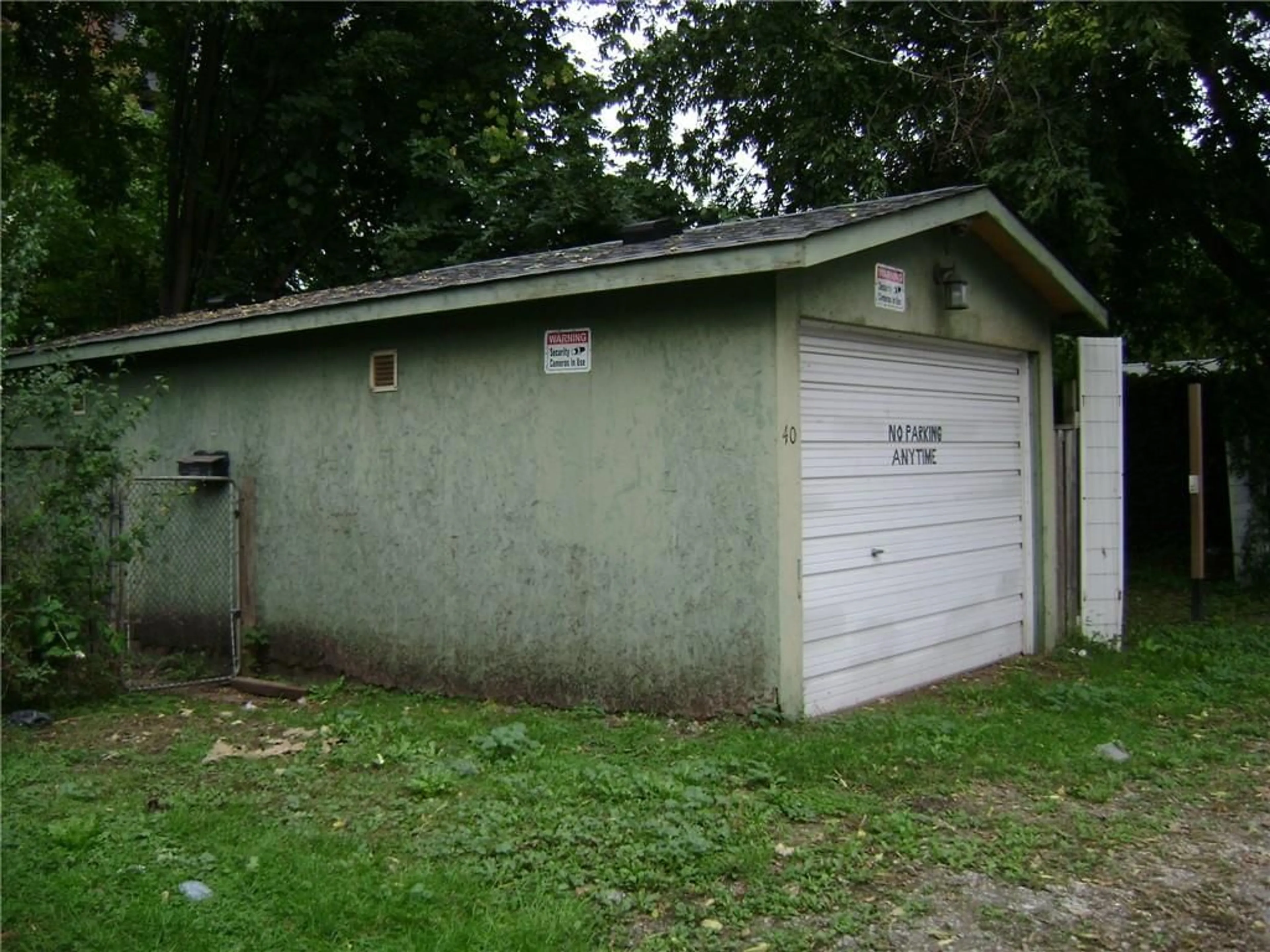 Shed for 40 AIKMAN Ave, Hamilton Ontario L8M 1P7