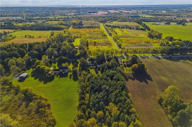 Additional property image - 207 8TH CONCESSION