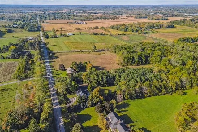 Additional property image - 207 8TH CONCESSION