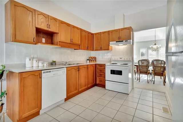 Additional property image - 14 NORTHERN BREEZE Blvd