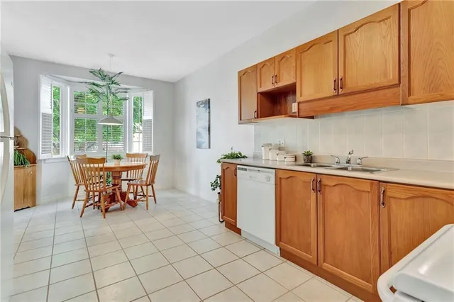 Additional property image - 14 NORTHERN BREEZE Blvd