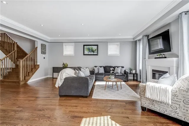 Additional property image - 280 FELLOWES Cres