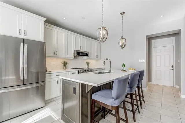 Additional property image - 280 FELLOWES Cres