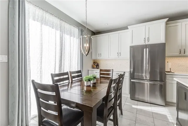 Additional property image - 280 FELLOWES Cres