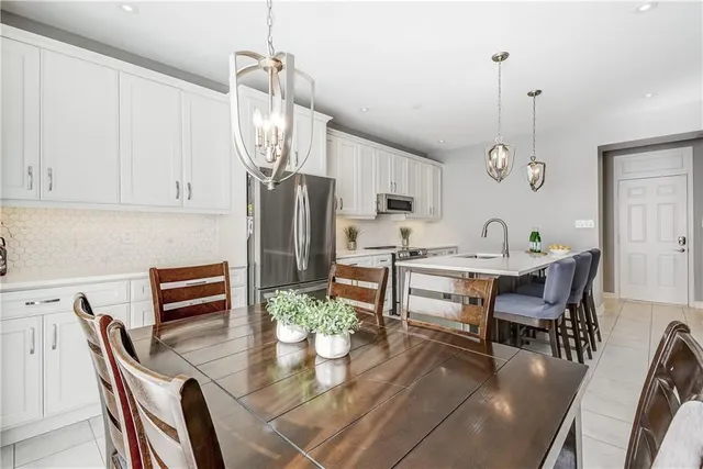 Additional property image - 280 FELLOWES Cres