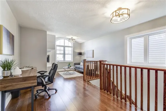 Additional property image - 280 FELLOWES Cres