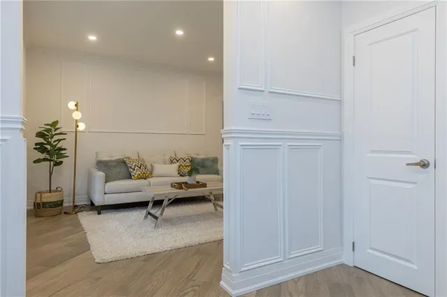 Additional property image - 564 ABERDEEN Ave