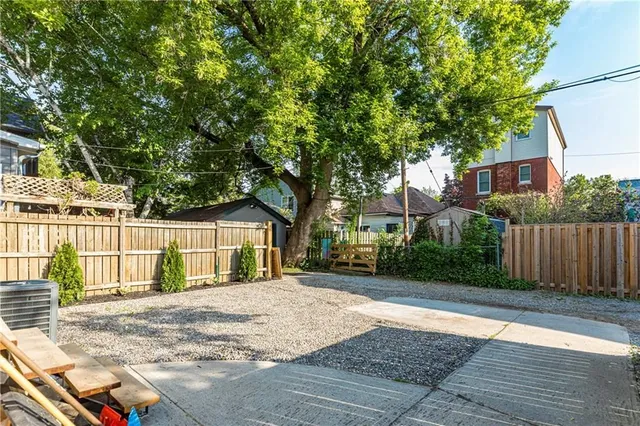 Additional property image - 564 ABERDEEN Ave