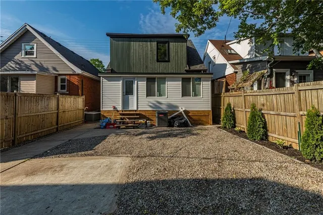 Additional property image - 564 ABERDEEN Ave