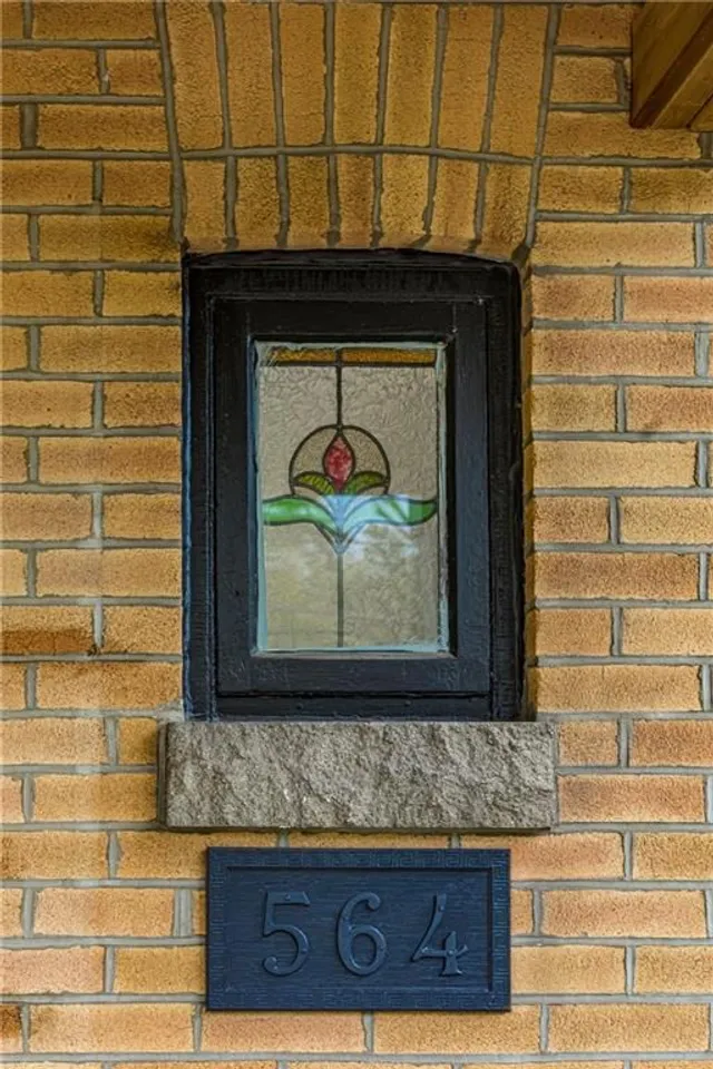 Additional property image - 564 ABERDEEN Ave