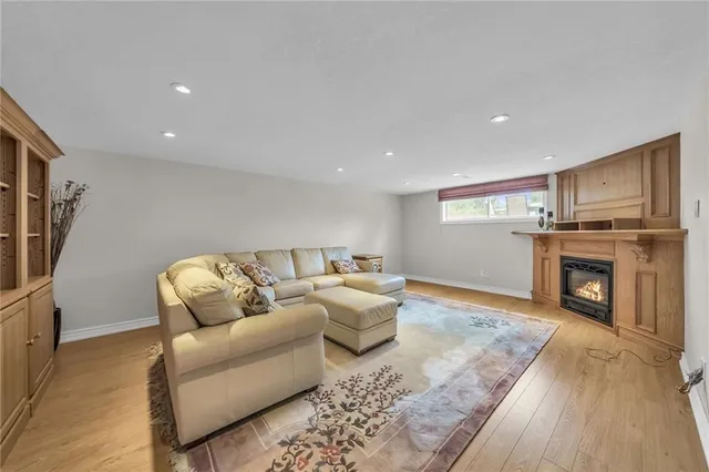 Additional property image - 16 LAWRENCE Ave