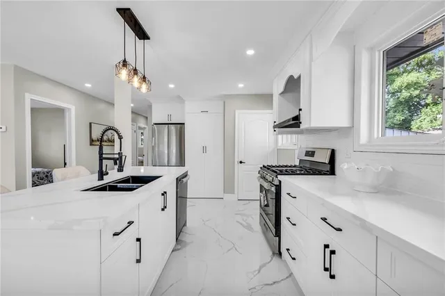 Additional property image - 66 HOWE Ave