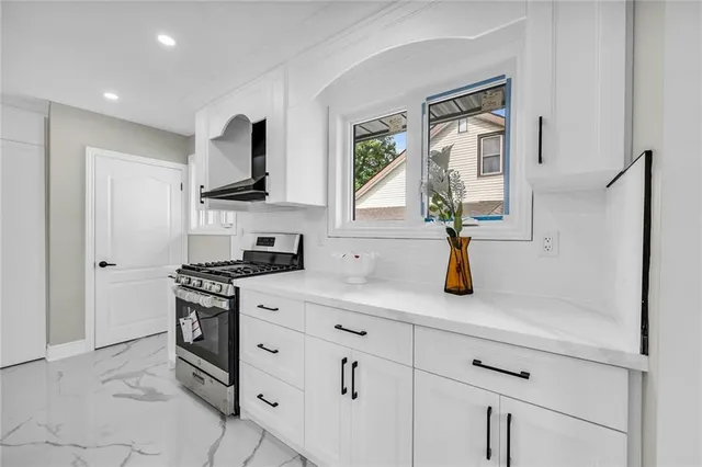 Additional property image - 66 HOWE Ave