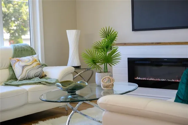 Additional property image - 66 HOWE Ave